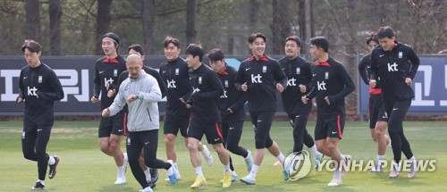 훈련하는 한국 대표팀