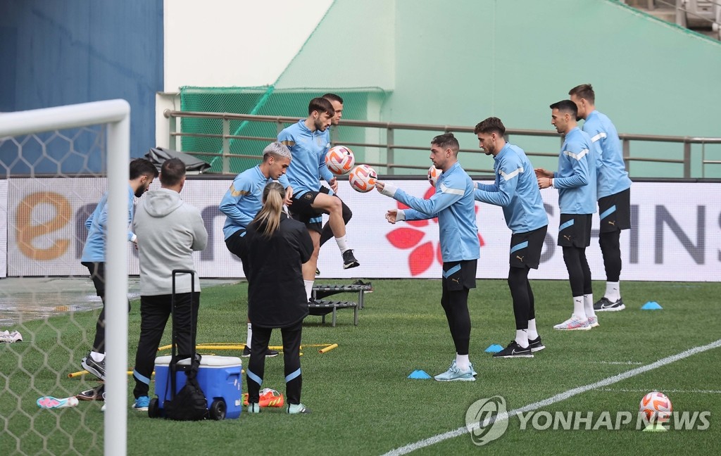 Antes del partido amistoso Corea del Sur-Uruguay