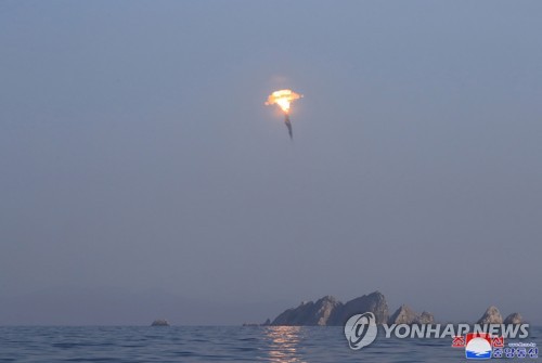 북한 "어제 핵공중폭발타격방식 시범사격…500ｍ 상공서 폭발"