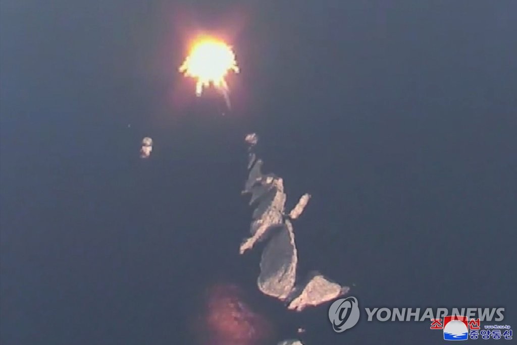 الجيش الجنوبي يحلل إمكانية حدوث انفجار صاروخ فضائي كوري شمالي جوا أو سقوطه - 1