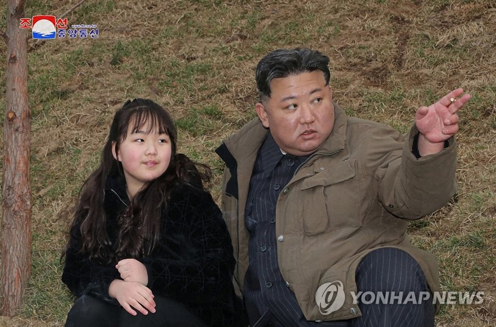 김정은 북한 국무위원장과 딸 김주애