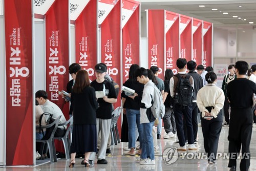 ４月の失業率２．８％に改善　就業者増加数は再び鈍化＝韓国