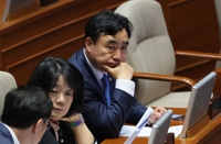 검찰, 국회사무처 압수수색…'돈봉투' 수수 의원 추적