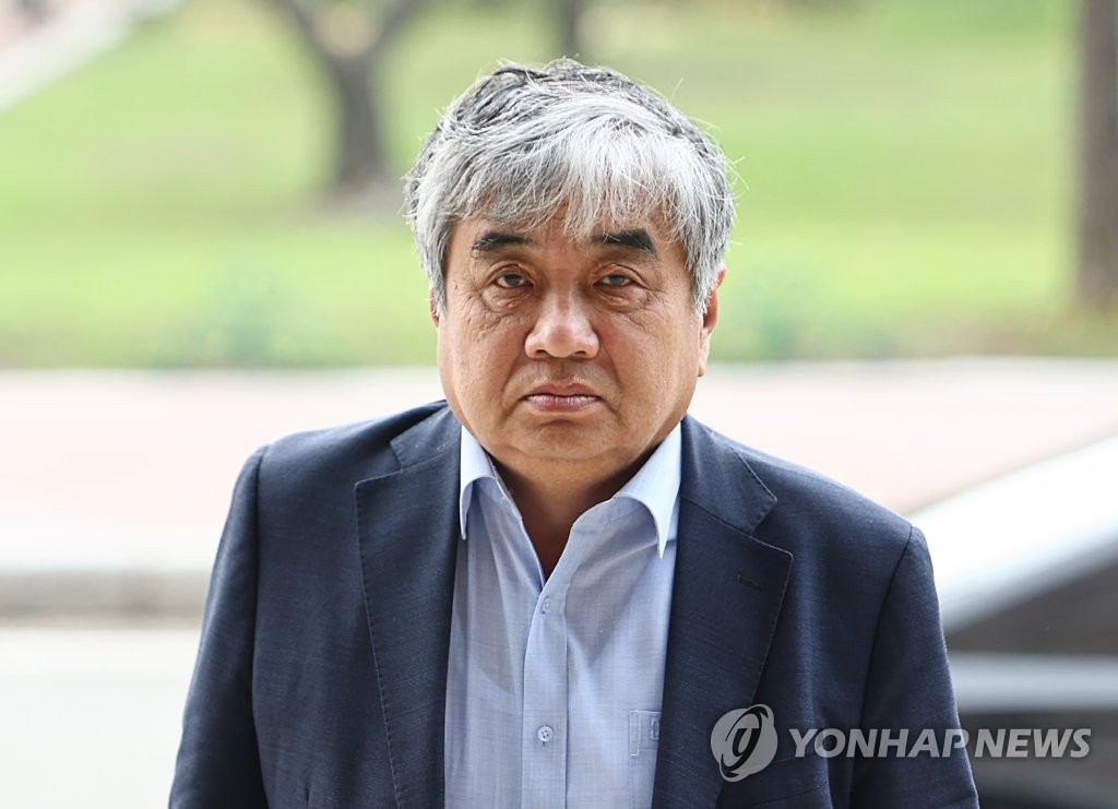 Yoon dismisses KCC chief over alleged score rigging in cable channel relicensing