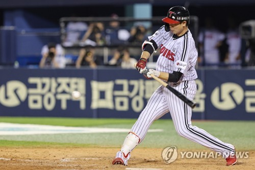 Twins beat Giants to open highly-anticipated KBO series