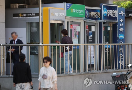 5대 은행 가계대출 지난달 1조원 가까이 늘어…석달 연속 증가