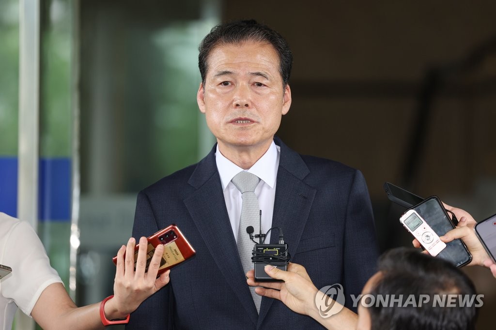 Kim Yung-ho, profesora de la Universidad de Mujeres de Sungshin y candidata a ministra de unificación, habla con reporteros frente a la Oficina del Diálogo Intercoreano en Seúl el 30 de junio de 2023. (Yonahp)