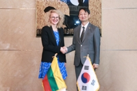 كوريا الجنوبية وليتوانيا تناقشان سبل تعزيز الشراكة الاقتصادية بينهما