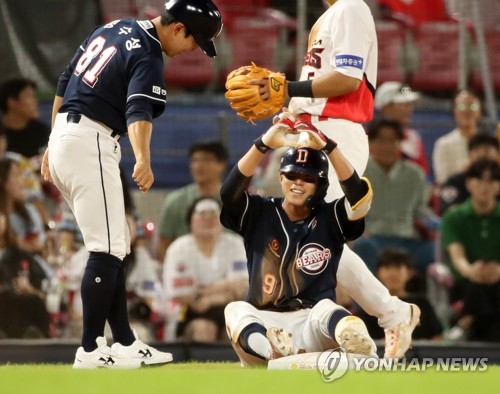 두산, KIA 꺾고 파죽의 10연승…팀 최다 연승 타이