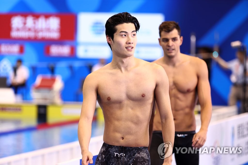 (LEAD) Hwang Sun-woo advances to 100m freestyle semifinals at worlds ...