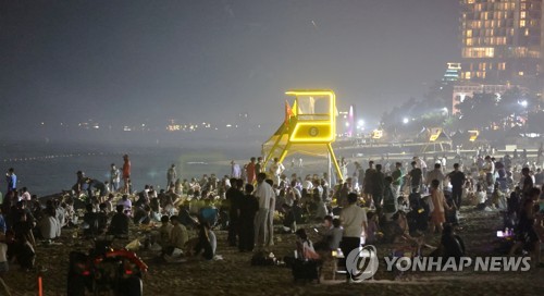 Season's 1st tropical night hits Gangneung, a week earlier than last year