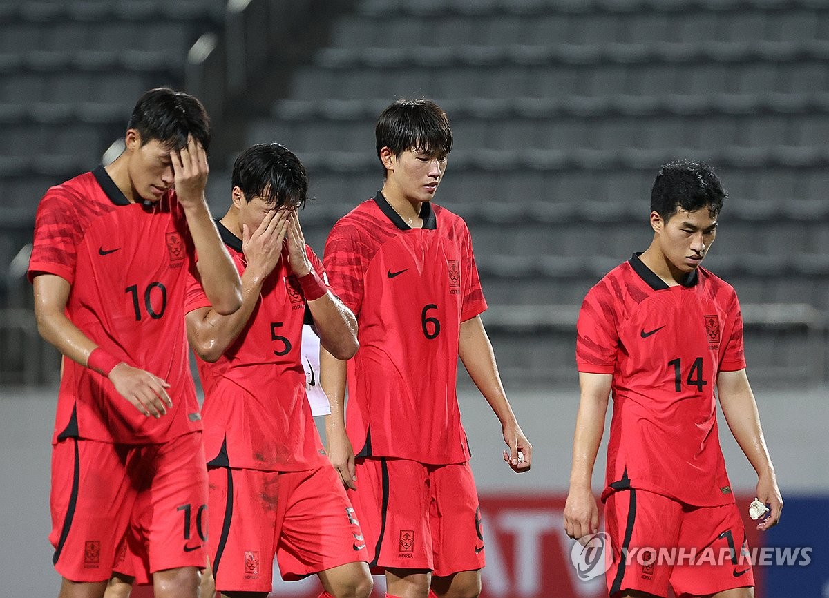 AFC U-23 아시안컵 예선 첫 경기서 0-2 패배