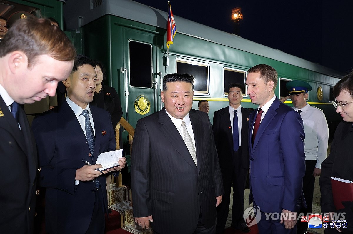 (شامل) زعيم كوريا الشمالية «كيم جونغ-أون» يتعهد بدعم «بوتين» في القمة الثنائية بينهما - 2