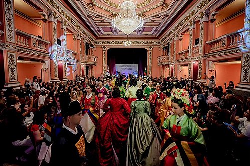 Défilé de hanbok en Bulgarie