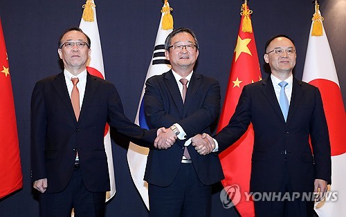 韓中日首脳会談　「互いに都合の良い最も早い時期」に開催＝韓国