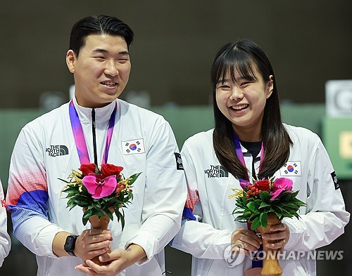 [아시안게임] 여린 누나와 '국밥 같은' 동생이 합작한 혼성 권총 동메달
