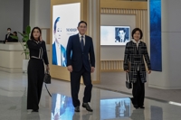이재용 삼성전자 회장과 홍라희 전 삼성미술관 리움 관장, 이서현 삼성복지재단 이사장이 작년 10월 19일 경기도 용인 삼성전자 인재개발원 콘서트홀에서 열린 '이건희 선대회장 3주기 추모 음악회'에 참석하고 있다.[삼성전자 제공, 재판매 및 DB 금지]