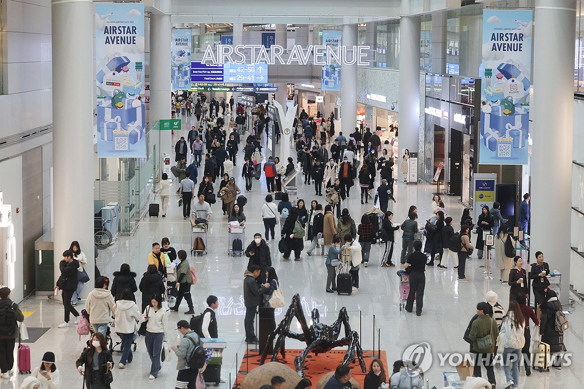 붐비는 인천국제공항 면세점