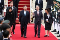 (جديد) وصول زعيمي اليابان والصين إلى كوريا الجنوبية لإجراء محادثات قمة ثلاثية