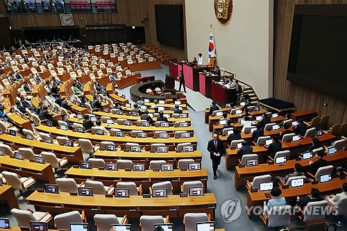 22대 국회, 헌정사상 첫 野 단독 개원…의장단 반쪽 선출