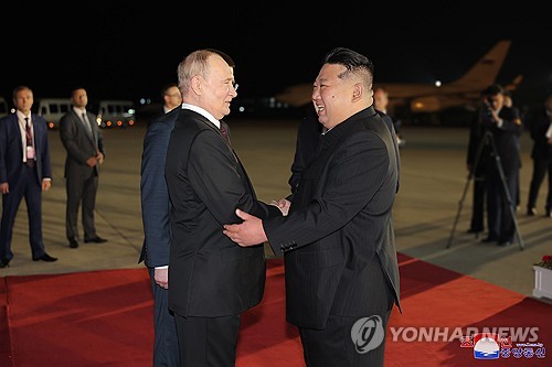 Putin, N. Korea's Kim start summit talks amid concerns over deepening military cooperation