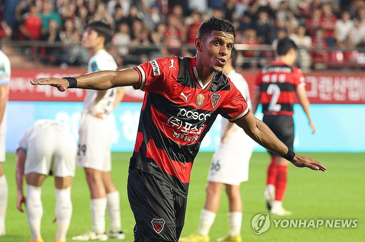 Defending champions Pohang Steelers reach Korea Cup semifinals | Yonhap ...