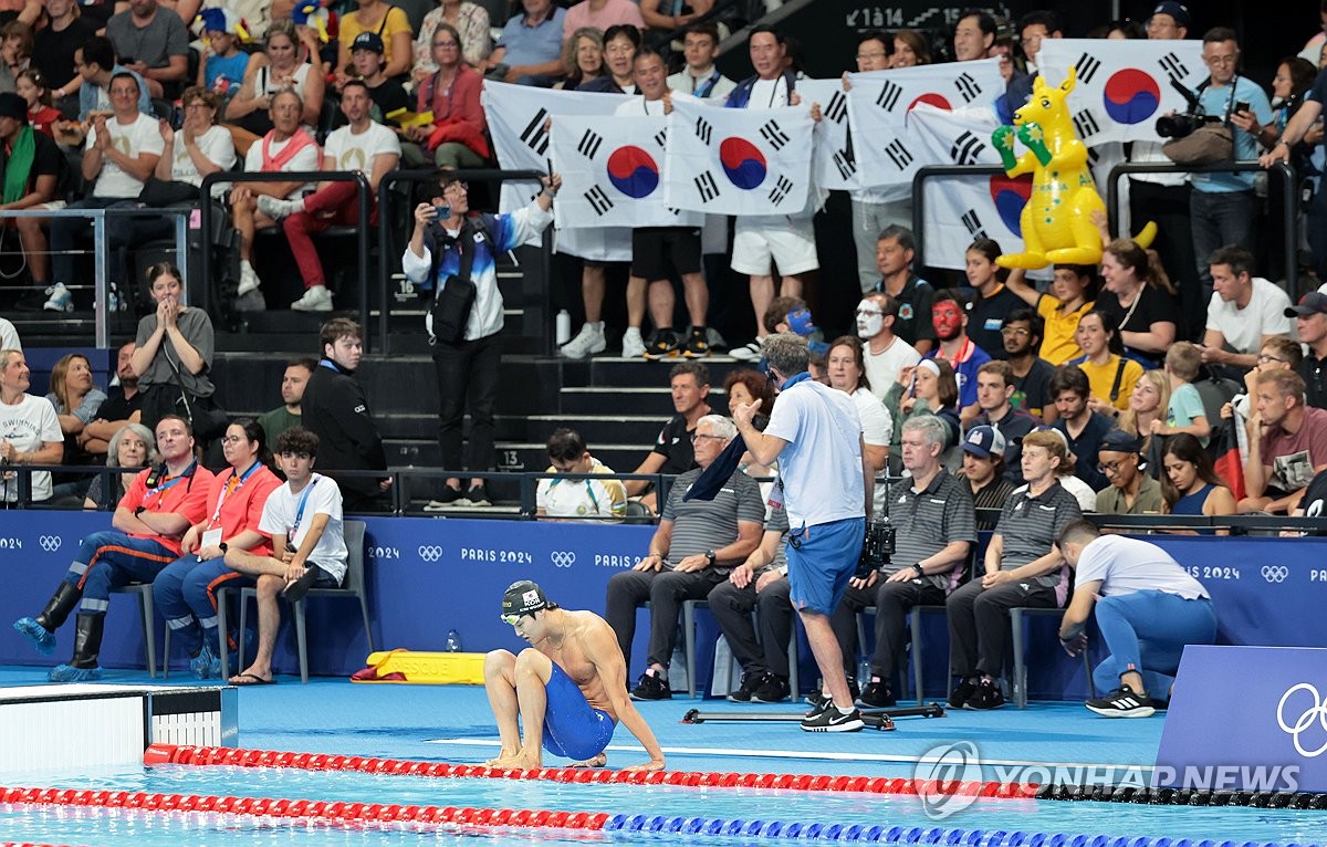 예선 경기 마친 김우민