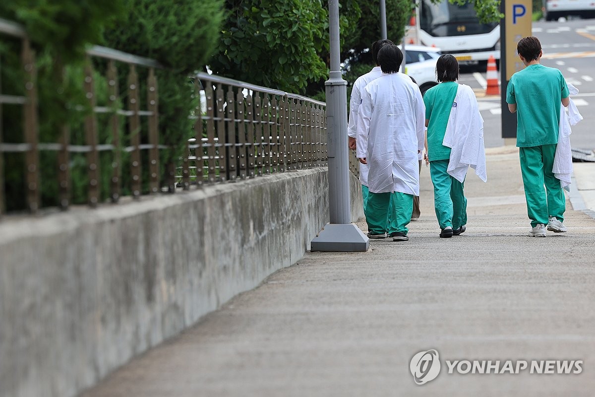 복지부 "전공의들과의 대화 준비하고 있지만 정해진 바 없어"