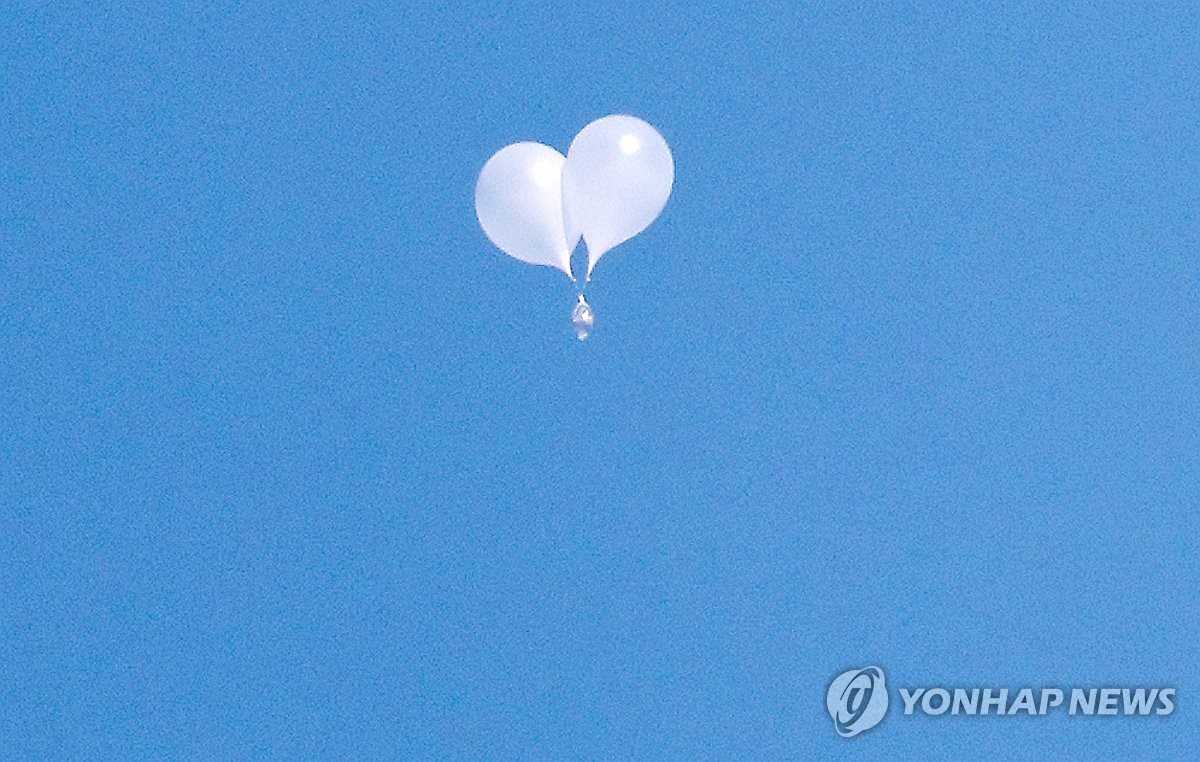 북한, 8일만에 대남 쓰레기 풍선 살포…경기·강원 이동 가능성