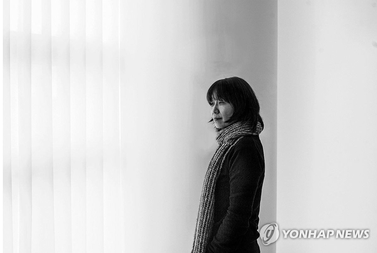 스크린과 무대서 만나는 '한강의 이야기'…영화·연극화 기대감