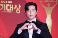 배우 권율, 24일 비연예인과 결혼…"함께하고픈 인연"