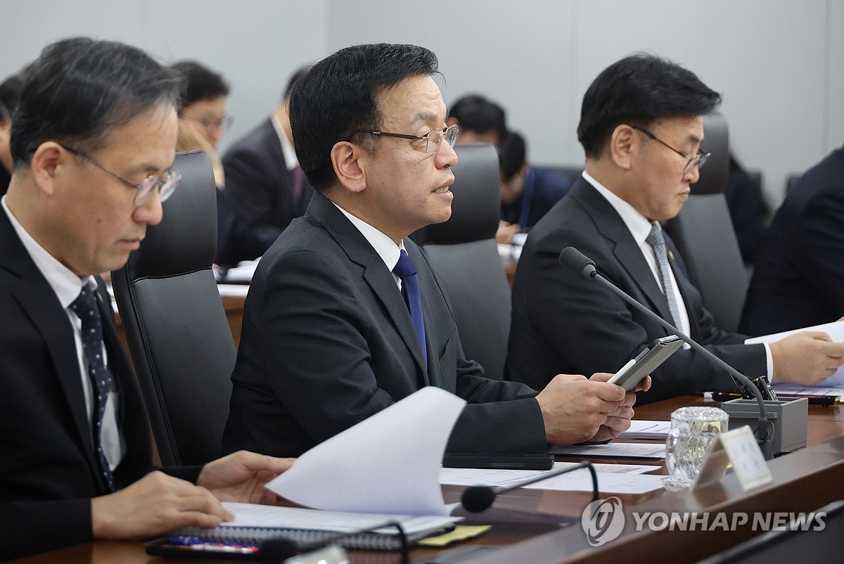 Gov't will work to allow extension of work hours for semiconductor workers: acting president | Yonhap News Agency