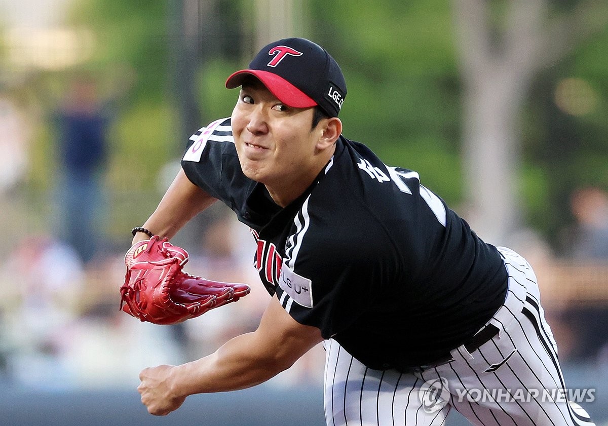 프로야구 2위 LG, 3위 롯데에 한 점 차 신승…감보아 잡았다