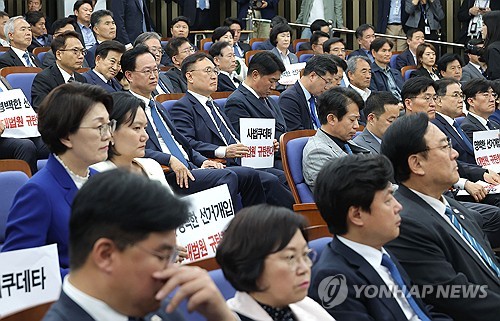 후보 교체 일축한 민주, 선거운동도 예정대로…"단일 대오 대응"