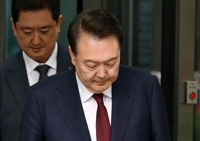 국힘, 尹탈당에 "대선승리 반전 계기"…당 일각 "만시지탄"