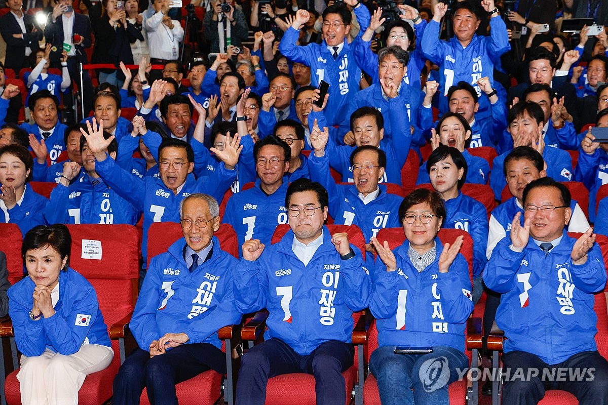 이재명 후보 투표 장면