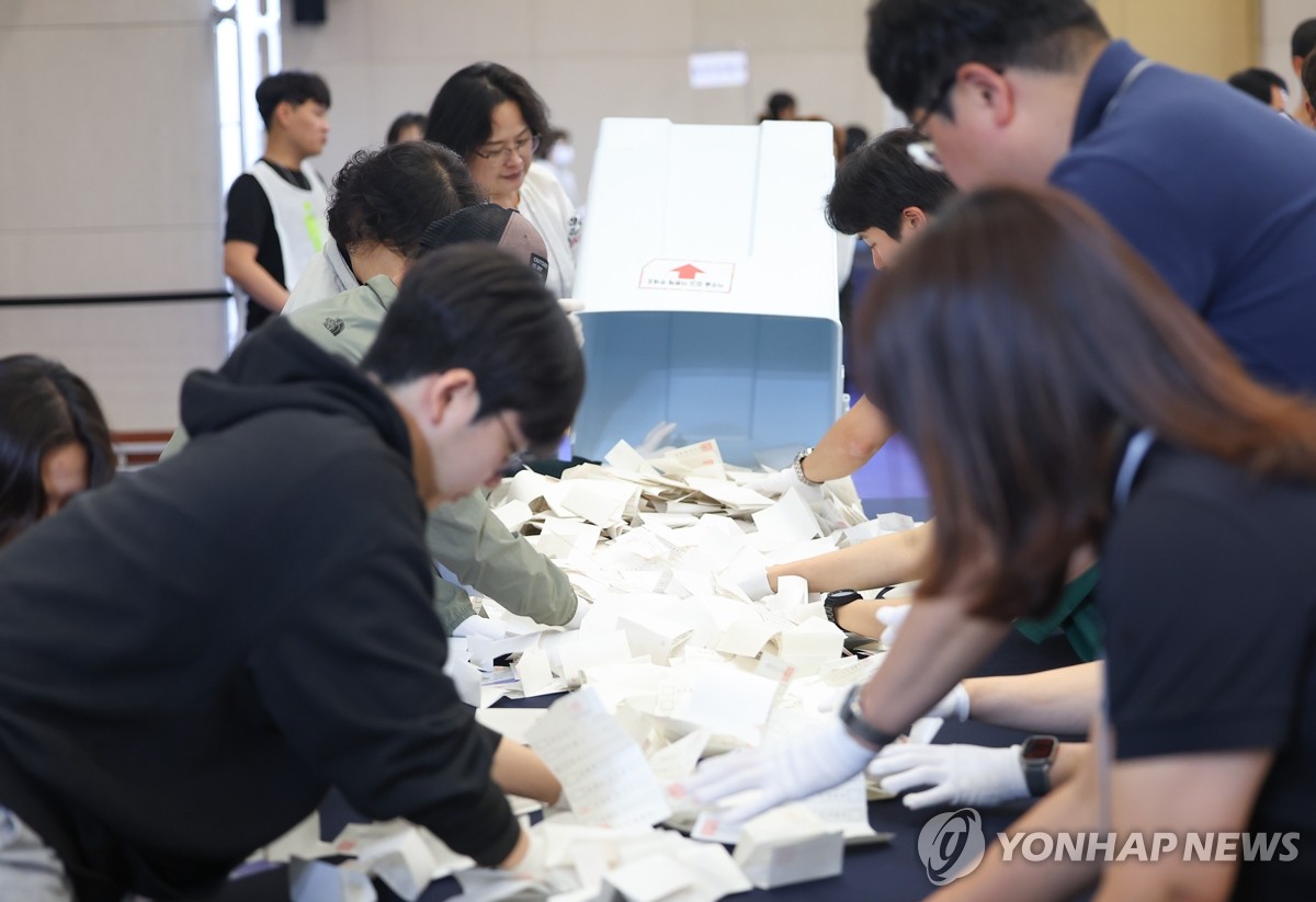 韓国大統領選　開票始まる