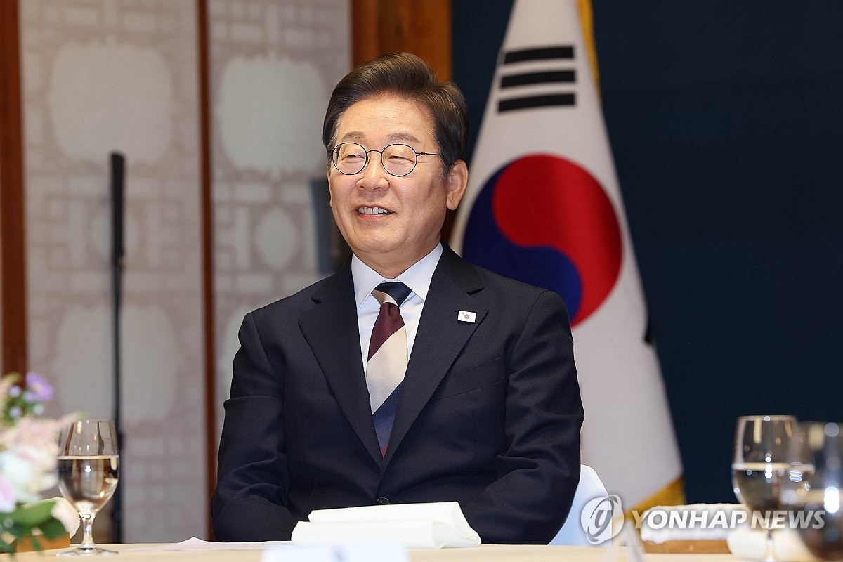 李대통령, 22일 관저에서 여야 지도부와 오찬