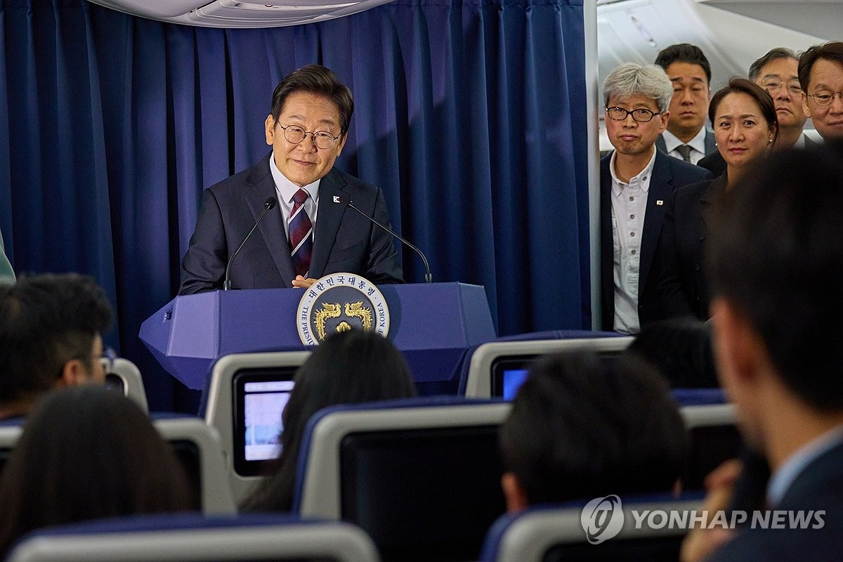 '취임 한달' 李대통령, 내달 3일 첫 기자회견…타운홀…