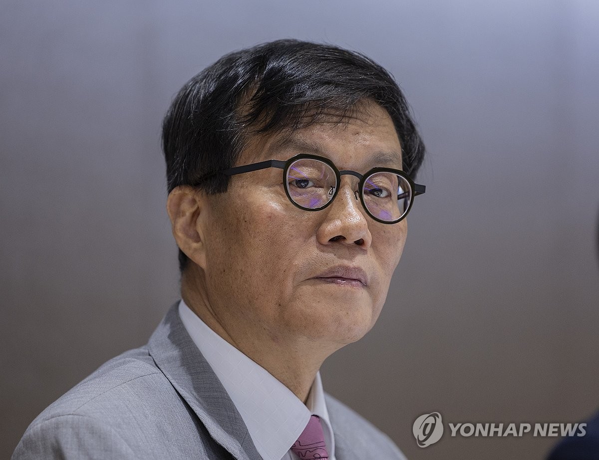 은행권 반발에 디지털화폐 실험 