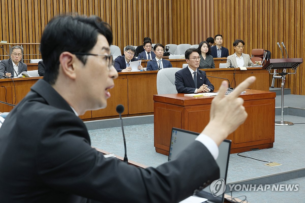 국힘, '김민석 6억원 현수막' 고발에 무고로 민주당 …