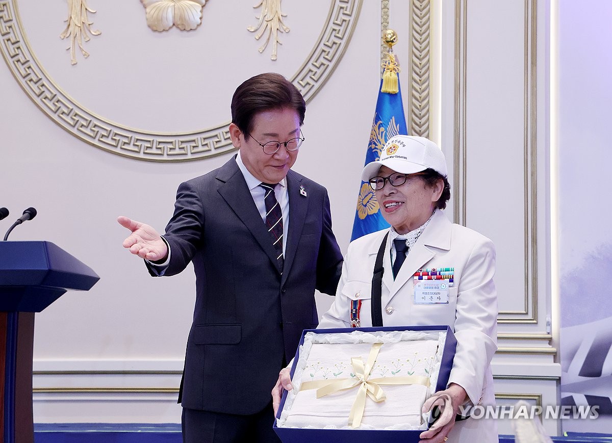 李대통령, 연일 보훈 강조…안보 의제 던지며 보수층 공…