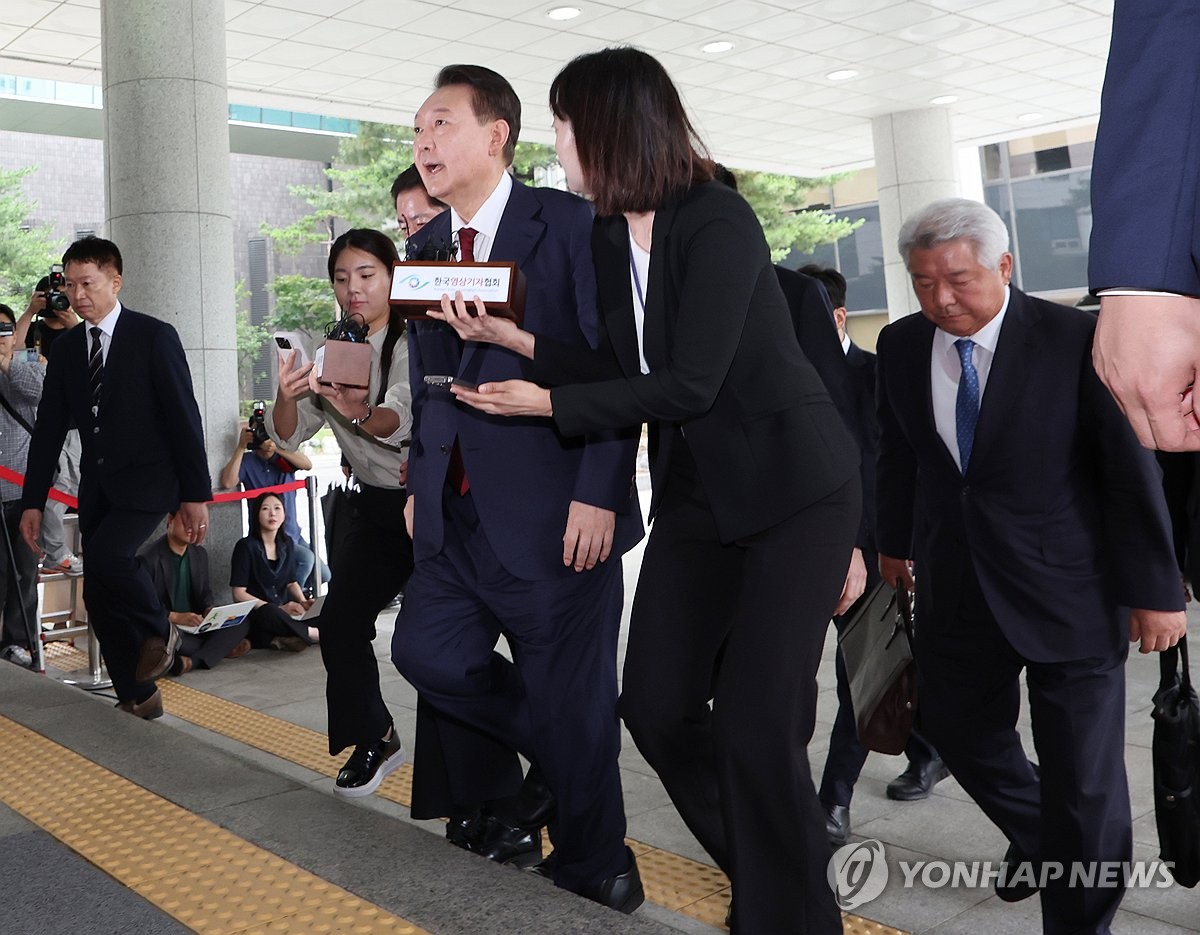 [속보] 특검 "尹 변호인, 의견서에서 7월 5일 이후로 조사 요청"
