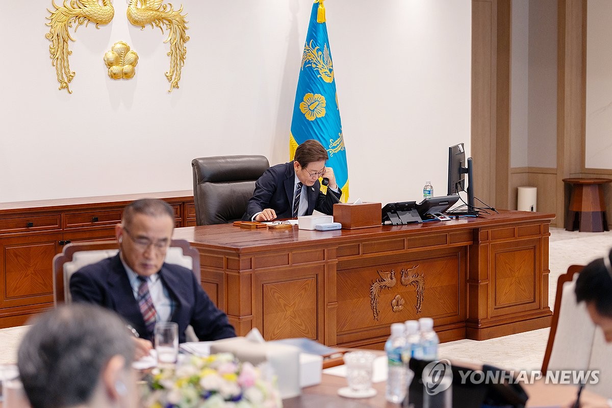 이재명 대통령, 로런스 웡 싱가포르 총리와 전화 통화