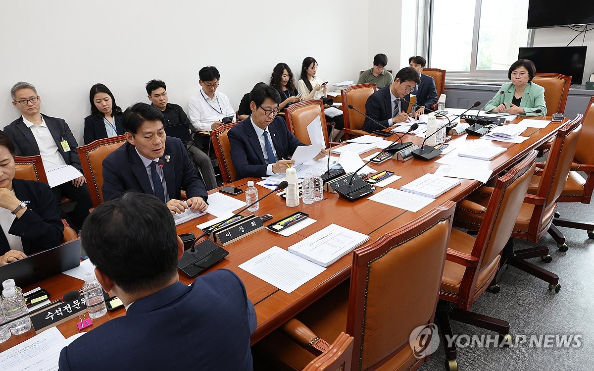 [속보] 국회 과방위 소위서 '방송 3법' 與 주도 처…