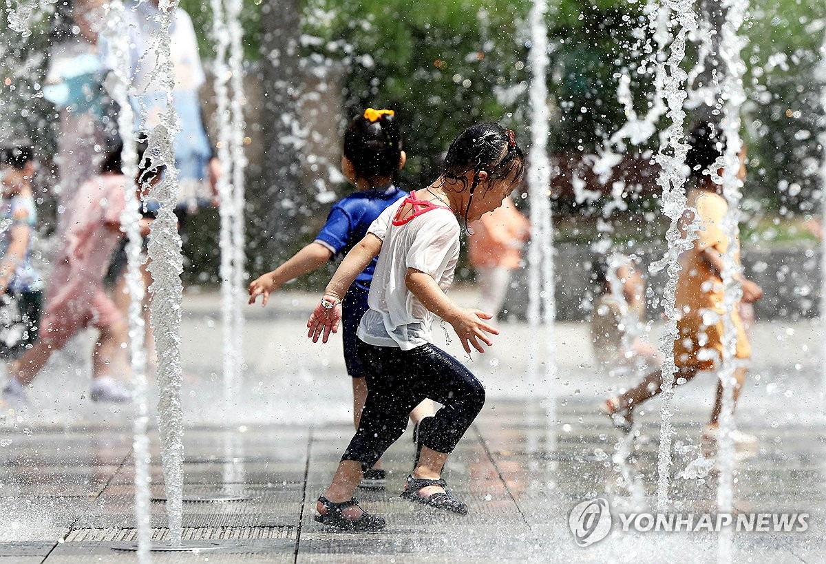목요일도 열대야에 무더위 지속…낮 최고 36도 폭염