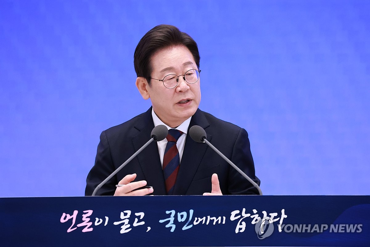 [속보] 李대통령 "기소에 맞춰 사건 조작하는 일 결코 있어선 안돼"