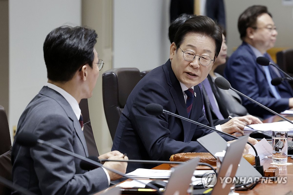 [속보] 李대통령, 金총리에 "전공의 복귀 문제 적극 …