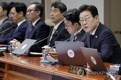 李대통령 국정지지율 첫 60% 돌파…민주 53.8%·국힘 28.8%[리얼미터]