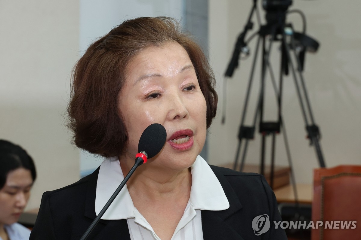 국회 청문회 나온 리박스쿨 대표 "마녀사냥에 심신미약자…